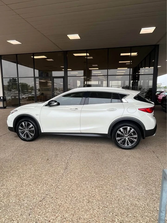 2018 Infiniti QX30 - Image 3 of 10