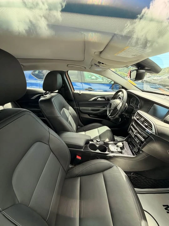 2018 Infiniti QX30 - Image 2 of 3
