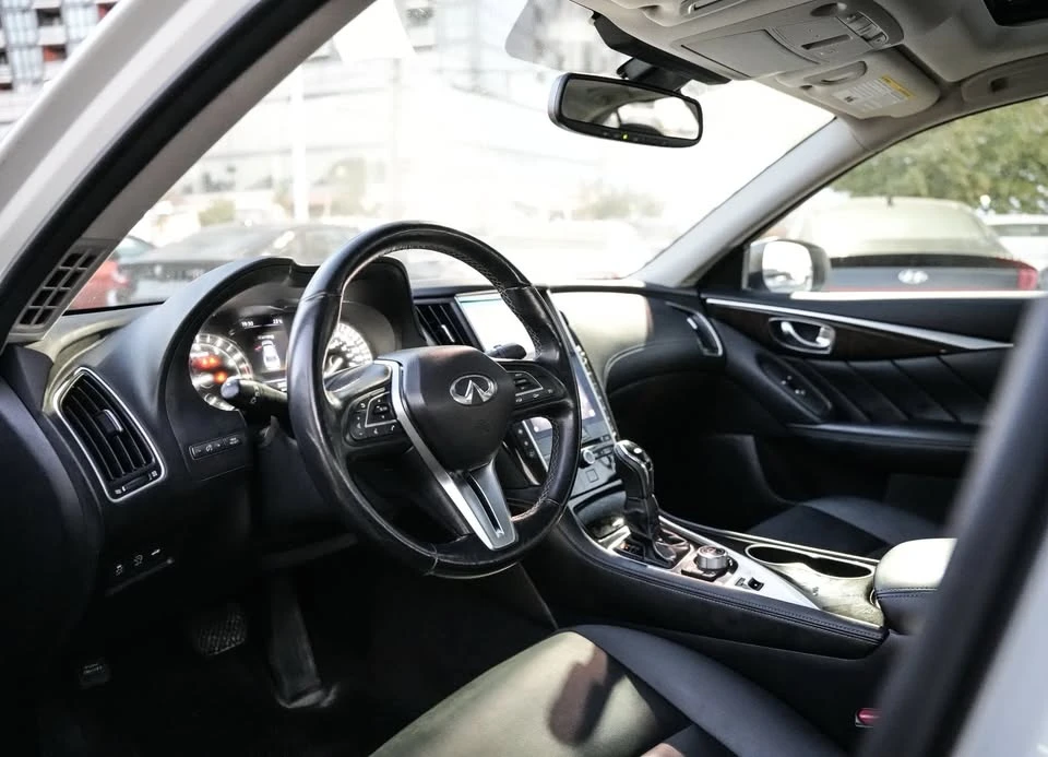 2018 Infiniti Q50 - Image 9 of 20