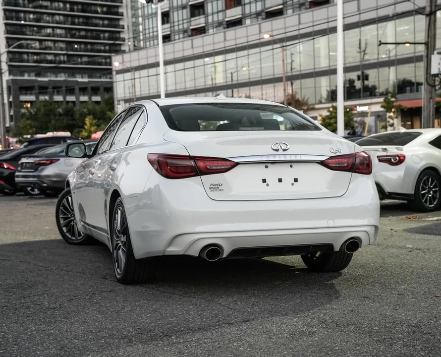 2018 Infiniti Q50 - Image 2 of 20
