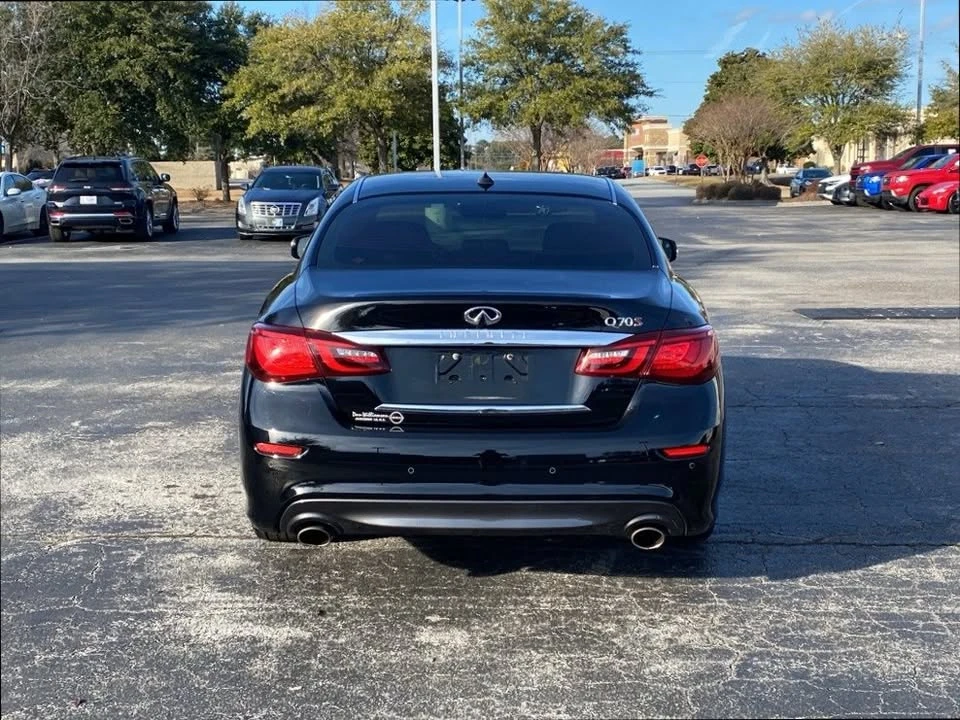 2018 Infiniti M/Q70 4th Gen - Image 8 of 11