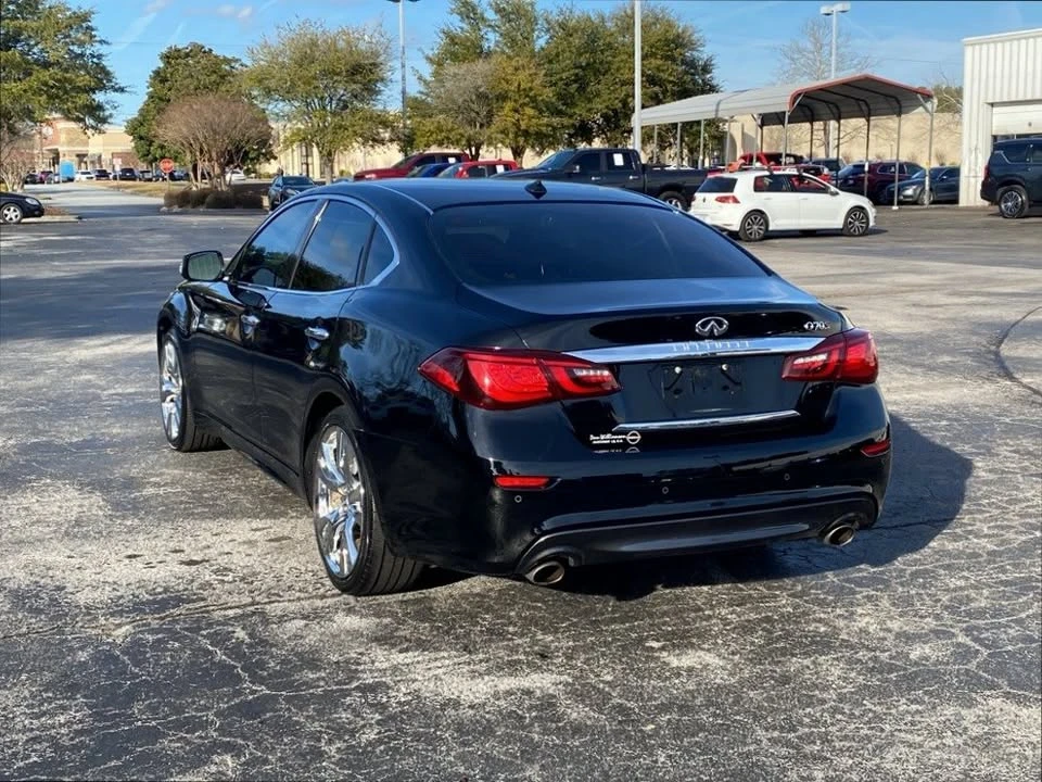 2018 Infiniti M/Q70 4th Gen - Image 9 of 11