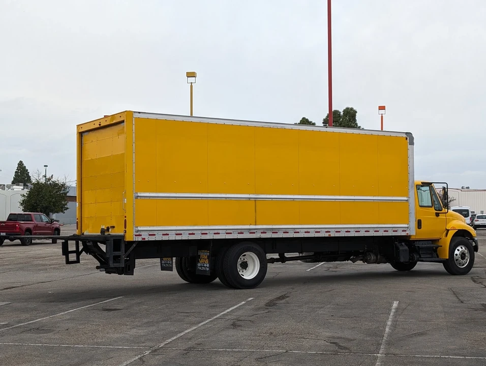 2018 International 4300 - Image 11 of 12