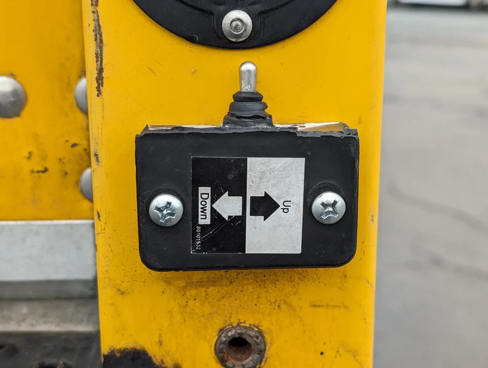 2018 International 4300 - Image 12 of 12