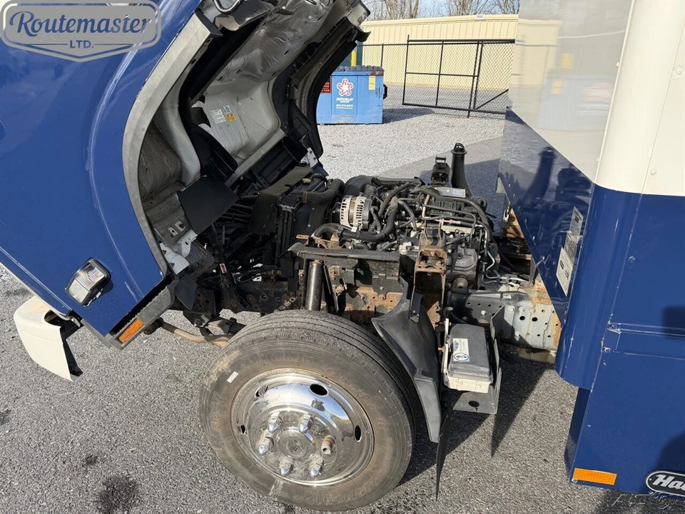 2018 Isuzu Elf - Image 2 of 12