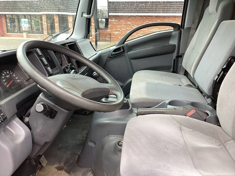 2018 Isuzu Elf - Image 27 of 29