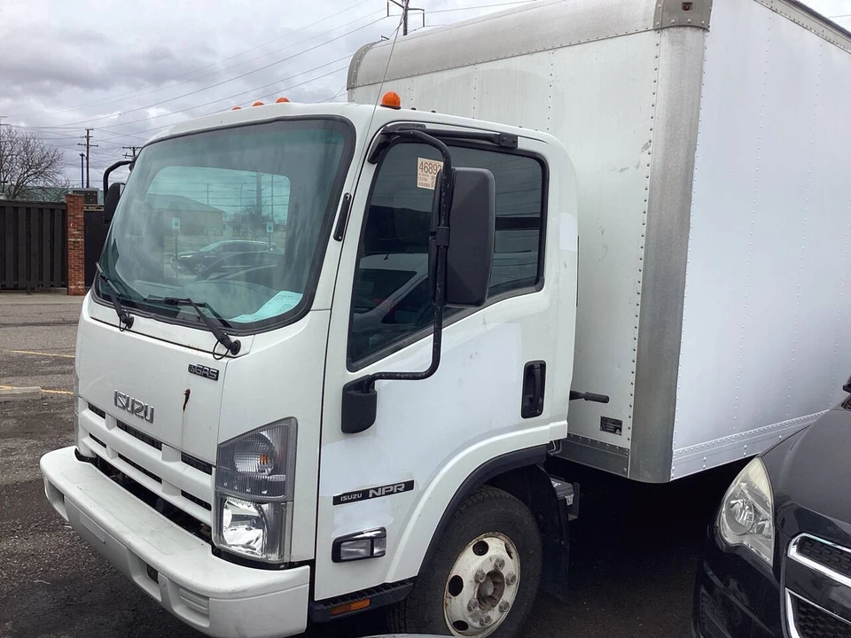 2018 Isuzu Elf - Image 4 of 29