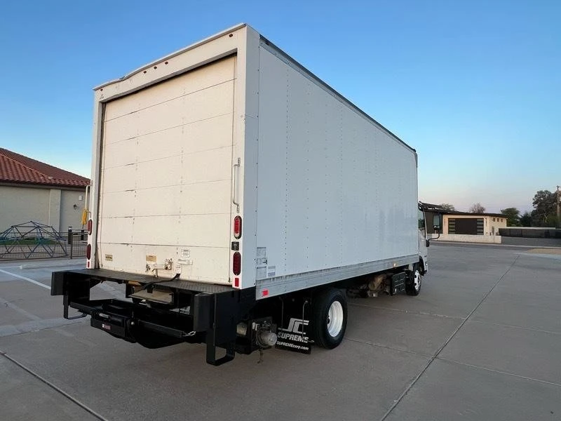 2018 Isuzu Elf - Image 7 of 21