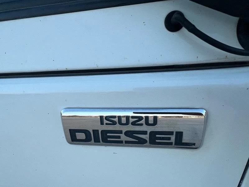 2018 Isuzu Elf - Image 19 of 21