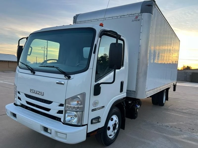 2018 Isuzu Elf - Image 2 of 21