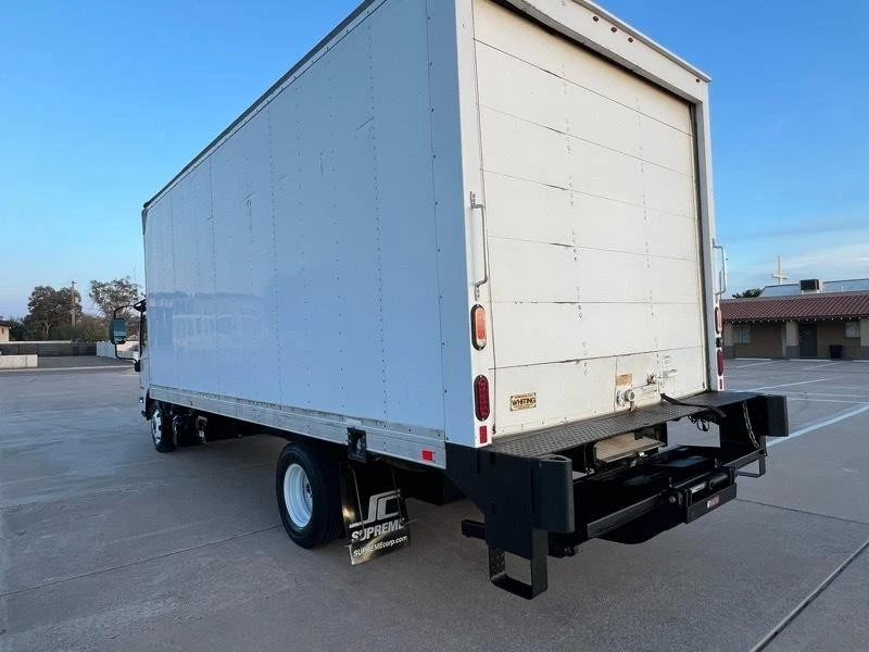 2018 Isuzu Elf - Image 8 of 21