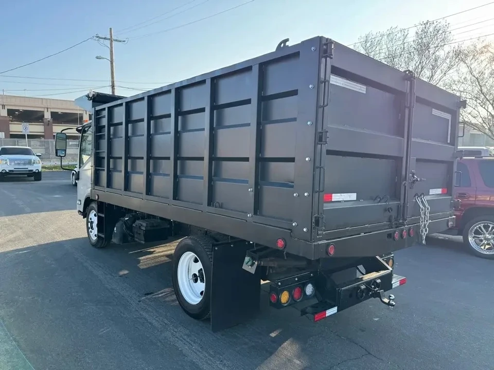 2018 Isuzu Elf - Image 6 of 17