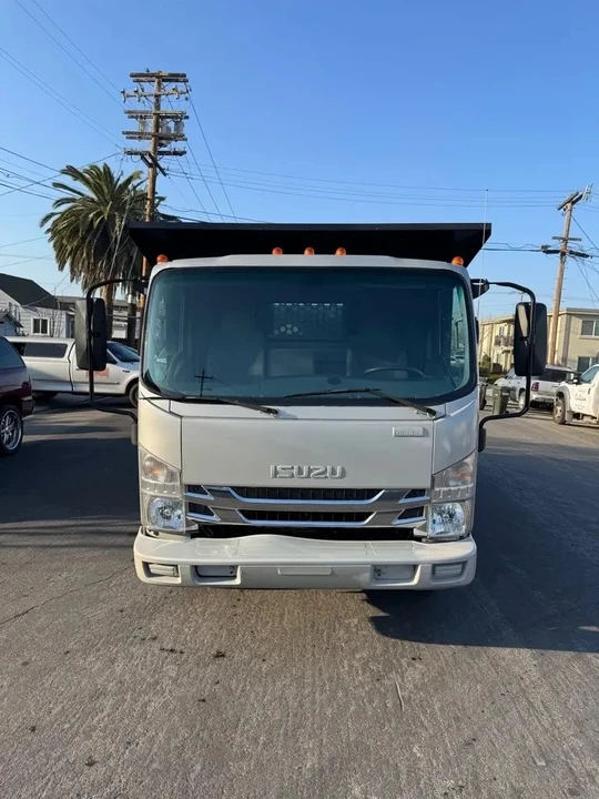 2018 Isuzu Elf - Image 2 of 17
