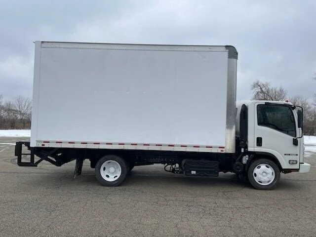 2018 Isuzu Elf - Image 3 of 12