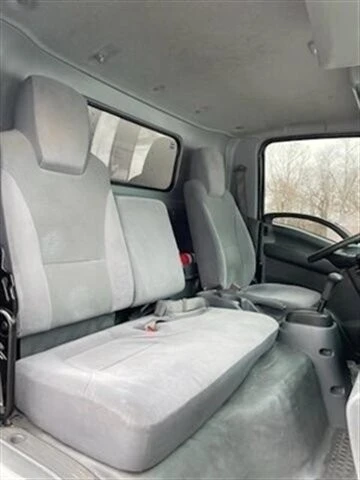 2018 Isuzu Elf - Image 12 of 12