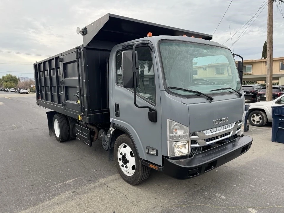 2018 Isuzu Elf - Image 3 of 13