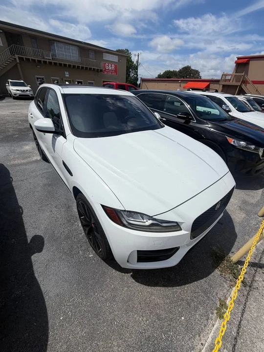 2018 Jaguar F-Pace - Image 2 of 10