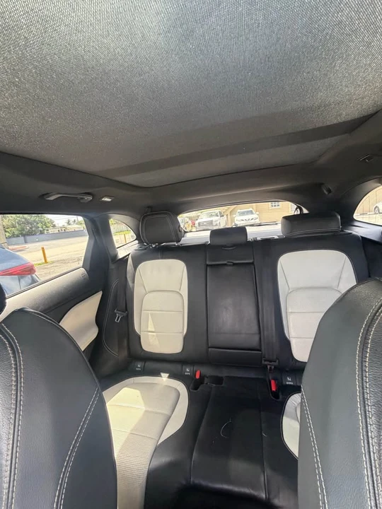 2018 Jaguar F-Pace - Image 9 of 10