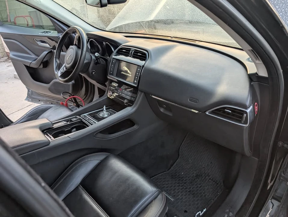 2018 Jaguar F-Pace - Image 10 of 10