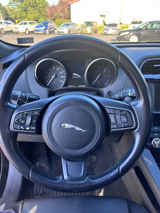2018 Jaguar F-Pace - Image 15 of 18