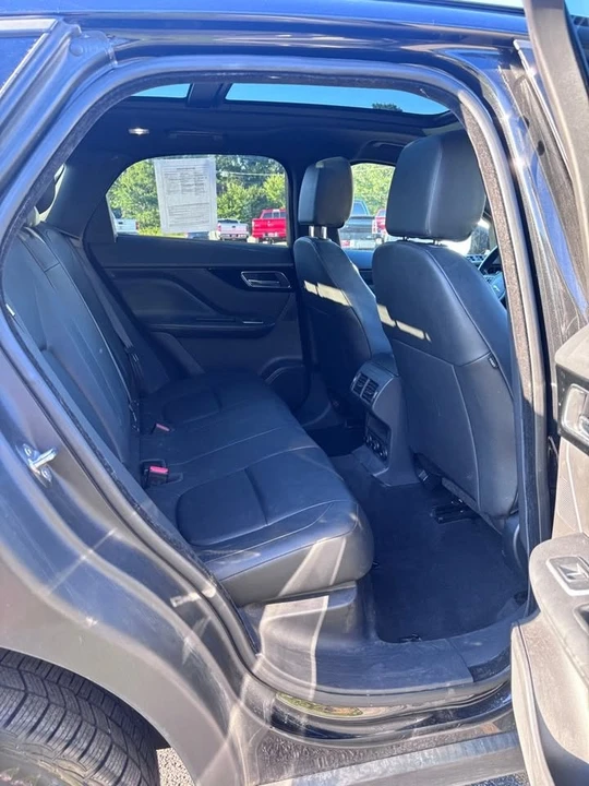 2018 Jaguar F-Pace - Image 12 of 18