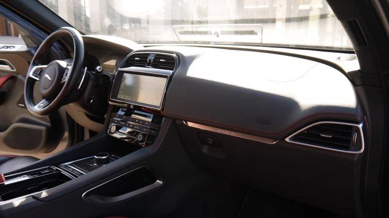 2018 Jaguar F-Pace - Image 4 of 6