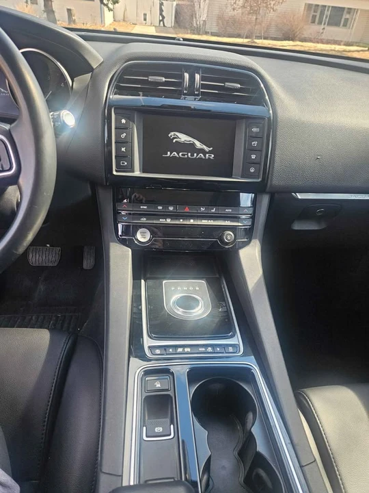 2018 Jaguar F-Pace - Image 10 of 10