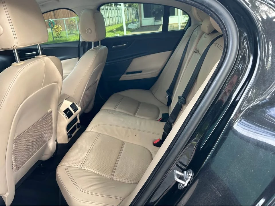 2018 Jaguar XE - Image 6 of 9