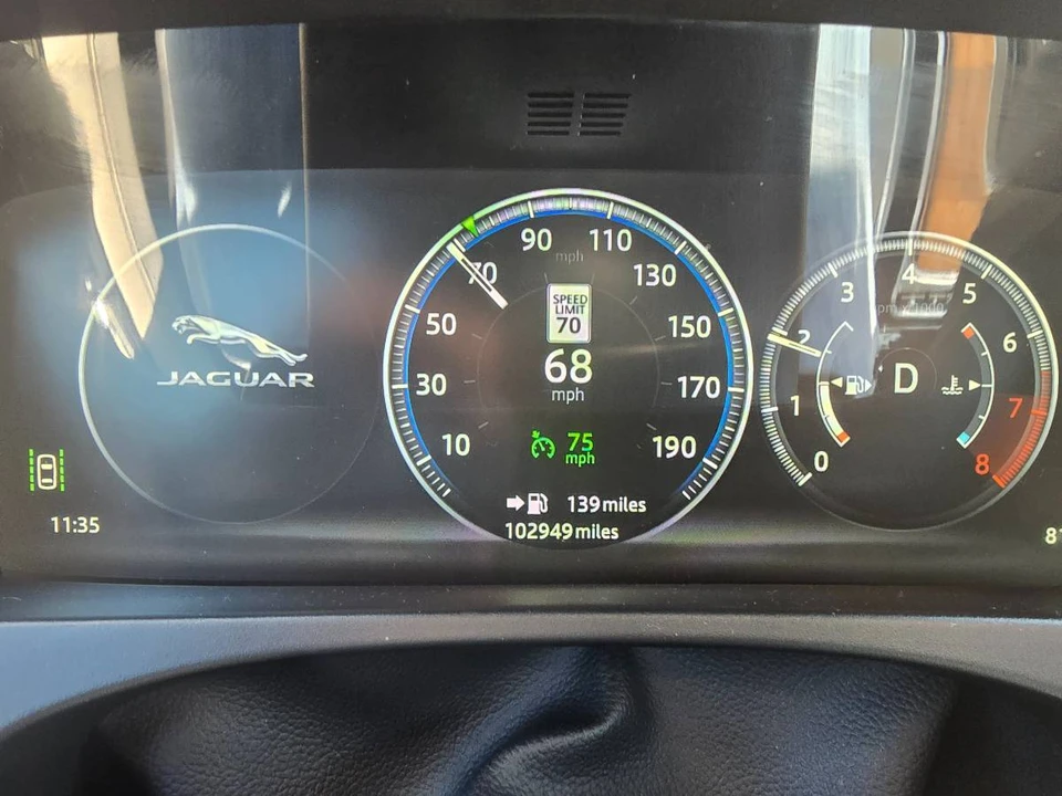 2018 Jaguar XE - Image 17 of 20