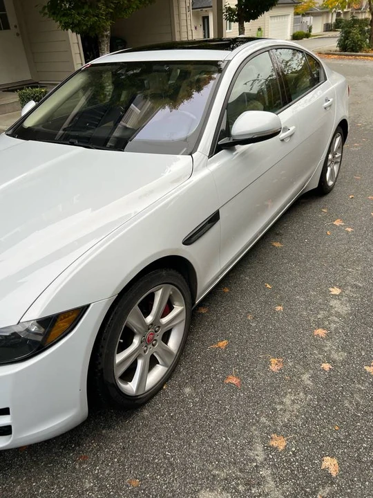 2018 Jaguar XE - Image 6 of 7
