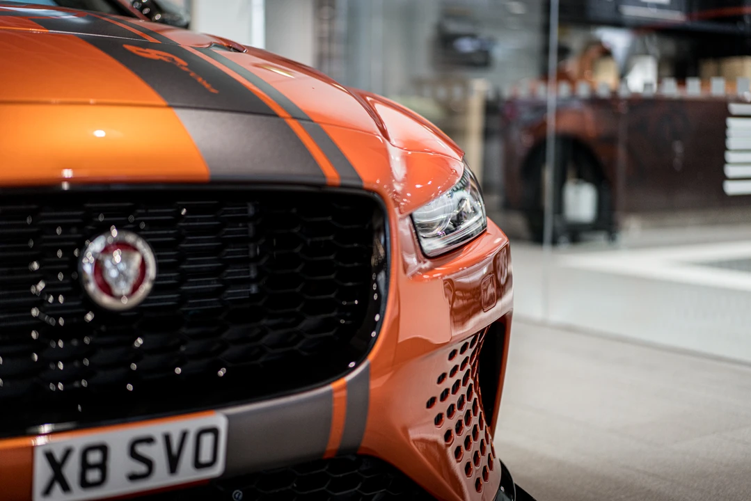 2018 Jaguar XE - Image 28 of 31