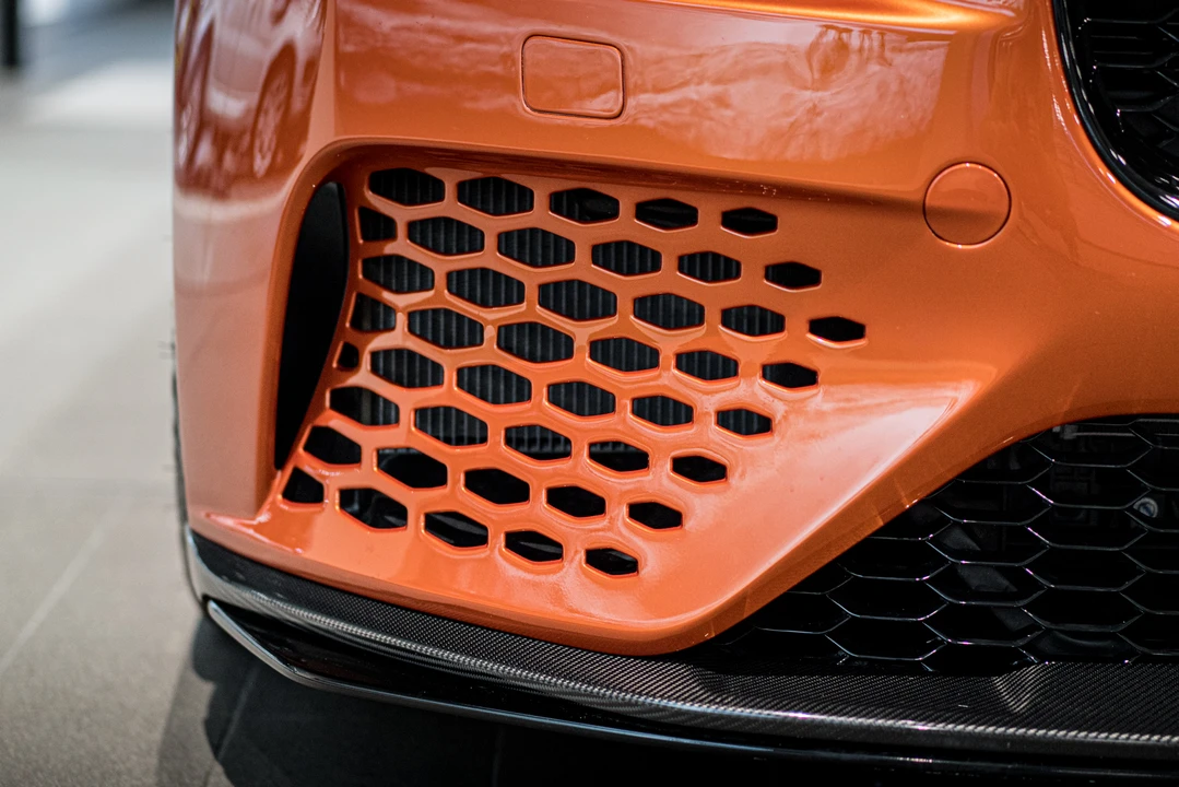2018 Jaguar XE - Image 23 of 31