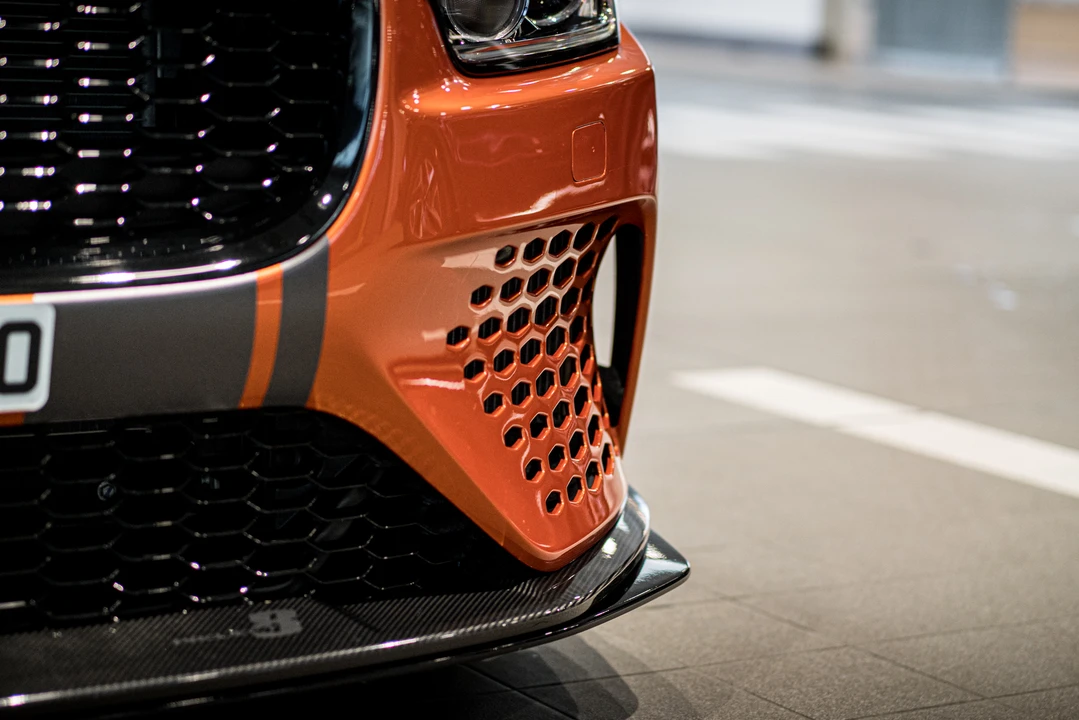 2018 Jaguar XE - Image 24 of 31