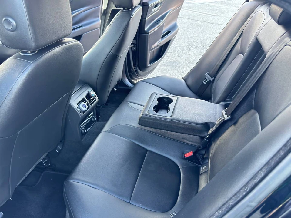 2018 Jaguar XE - Image 12 of 20