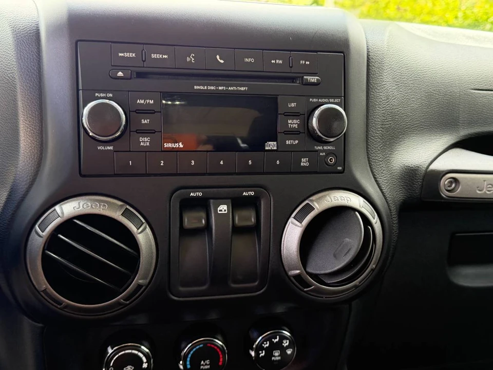 2018 Jeep JK Wrangler - Image 17 of 17