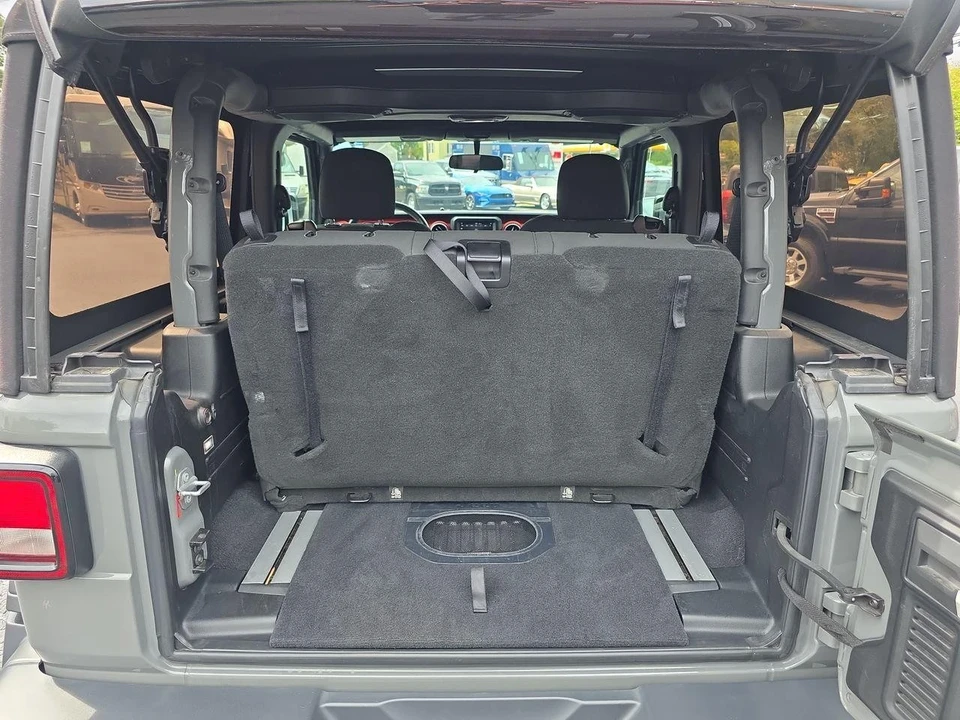 2018 Jeep JL Wrangler - Image 15 of 21