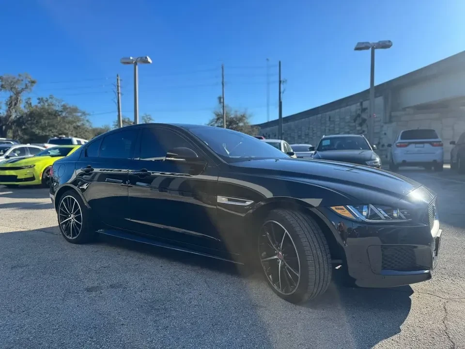 2018 Jaguar XE - Image 3 of 5