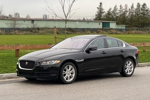 2018 Jaguar XE - Image 4 of 9