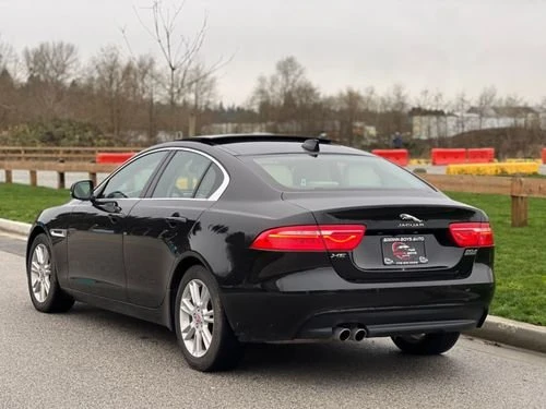 2018 Jaguar XE - Image 3 of 9