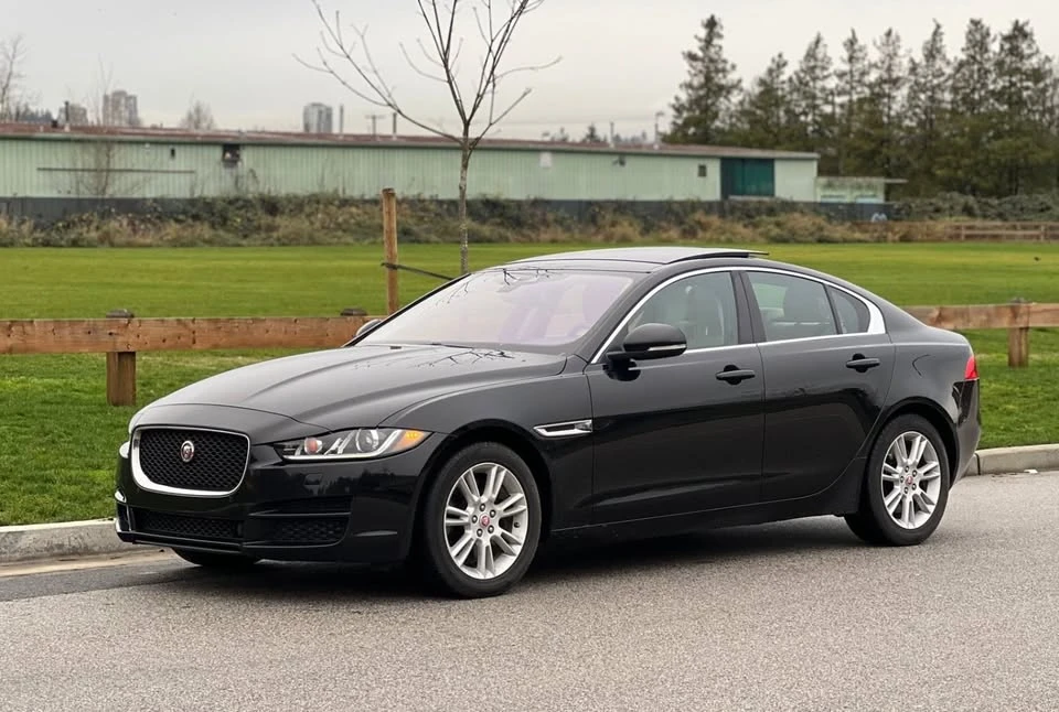 2018 Jaguar XE - Image 9 of 9