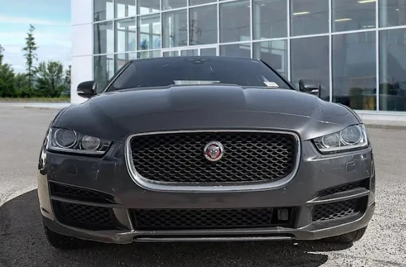 2018 Jaguar XE - Image 2 of 12