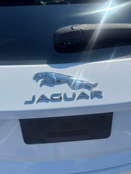 2018 Jaguar E-Pace - Image 18 of 18