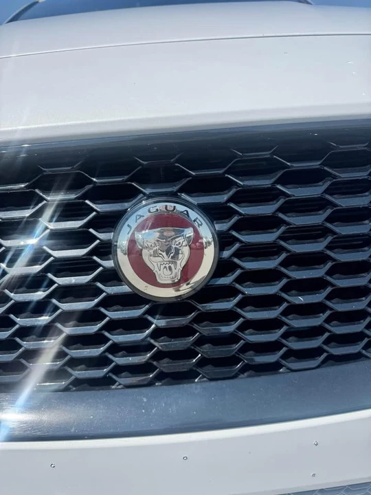 2018 Jaguar E-Pace - Image 2 of 18