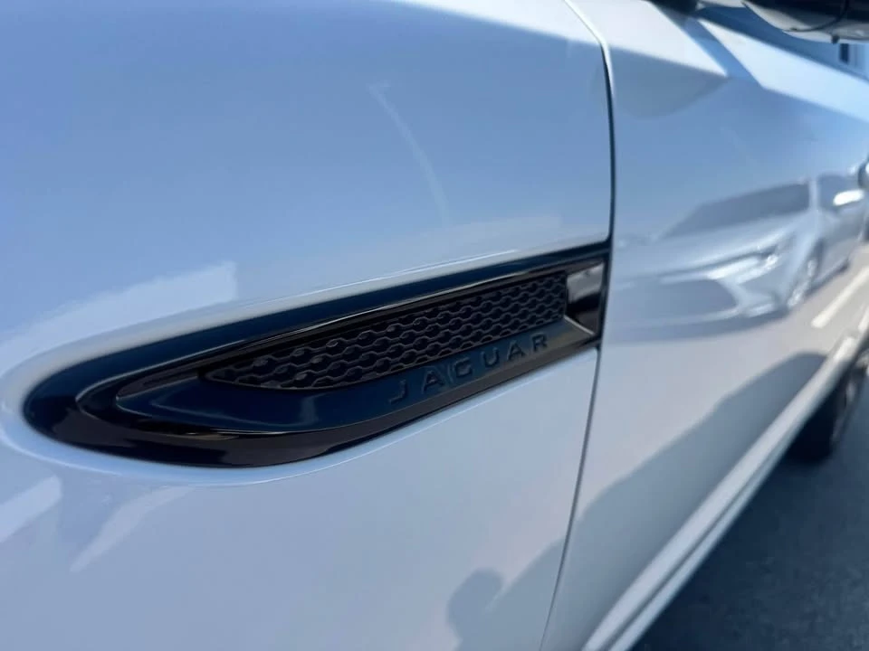 2018 Jaguar E-Pace - Image 16 of 18