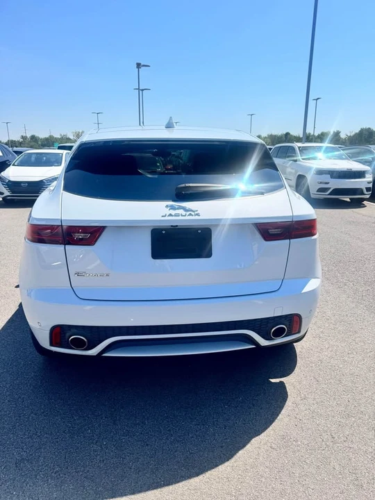 2018 Jaguar E-Pace - Image 17 of 18