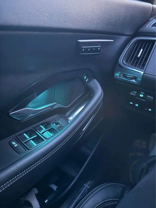2018 Jaguar E-Pace - Image 5 of 5