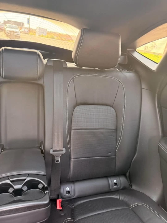 2018 Jaguar E-Pace - Image 12 of 16