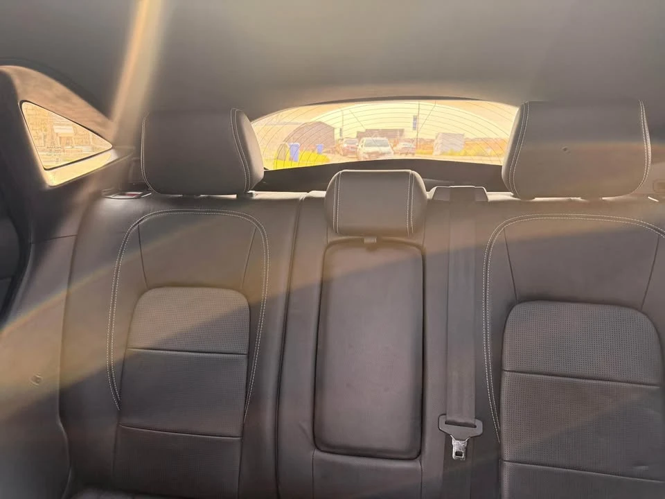 2018 Jaguar E-Pace - Image 15 of 16