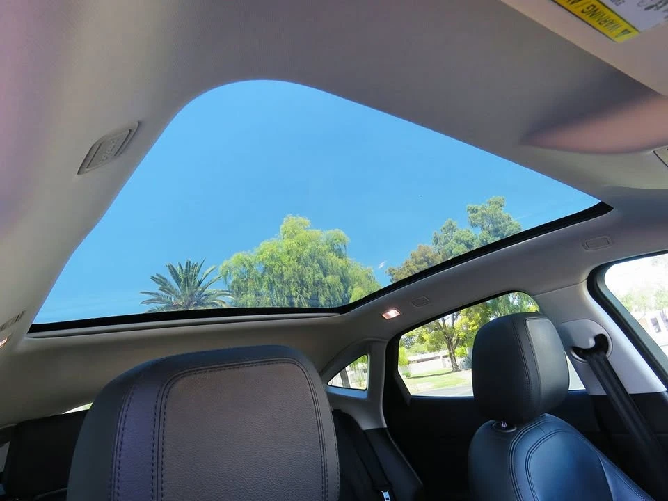 2018 Jaguar E-Pace - Image 15 of 20