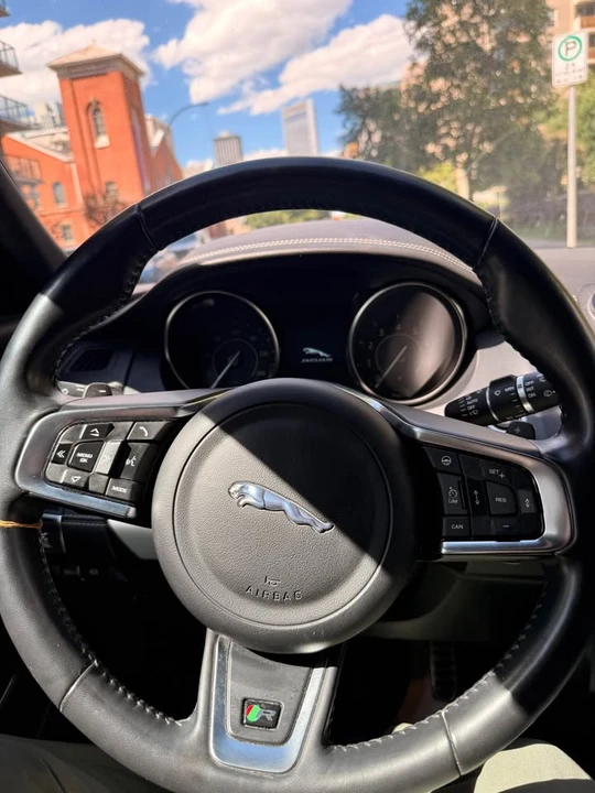 2018 Jaguar E-Pace - Image 3 of 10